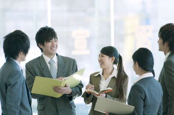 企業のインナーコミュニケーションとは？組織の一体感を醸成する方法と効果