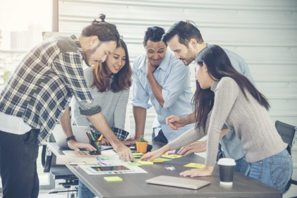 研修で使えるビジネスゲーム23選！メリット・やり方も紹介