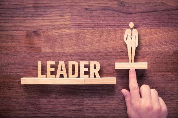 リーダーシップの種類と理論とは？たった1つの要素が動かす仕事力