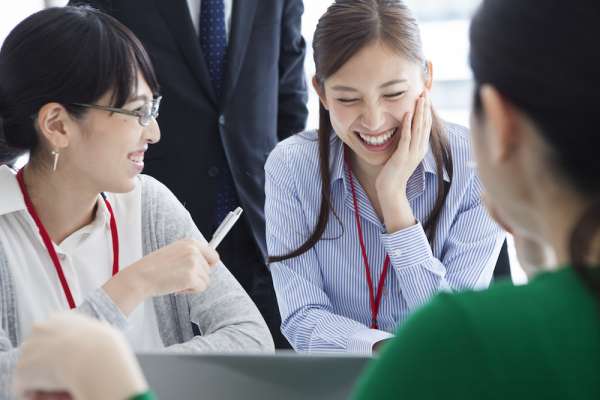 自己紹介にアイスブレイクを活用して会議や研修にありがちな緊張感を和らげよう