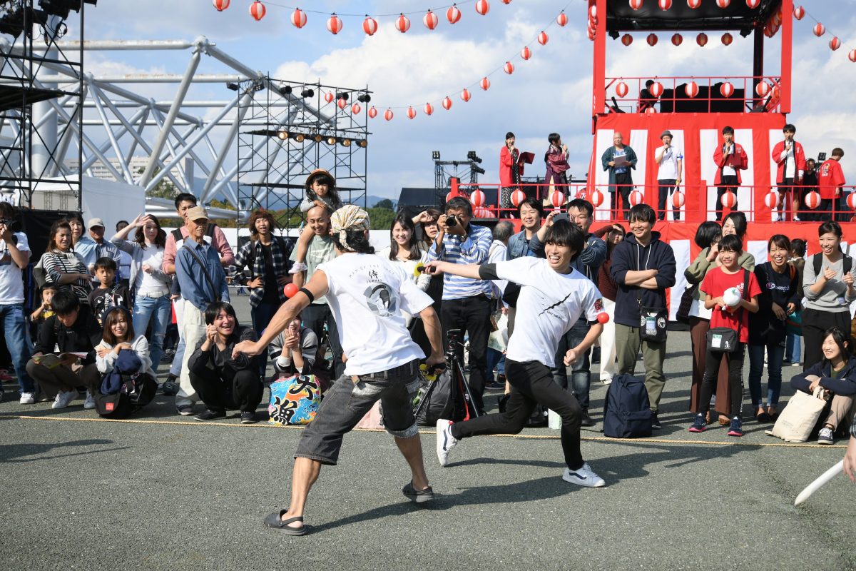 「JAPAN FESTIVAL COLLECTION ～祭りの祭り～」に出陣！ジャルジャル、シャンプーハットとのコラボも！「MAN OR THE LAST 侍」開催レポート