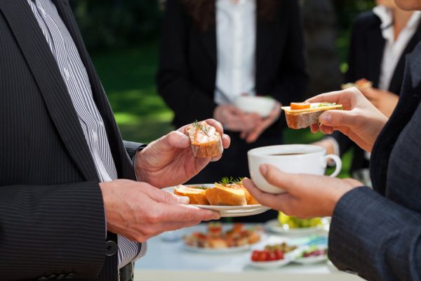 軽食で社内イベントを気軽に楽しもう!おすすめのデリバリーをご紹介