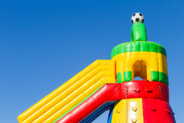 エアー遊具の種類・イベントで使用するときの注意点